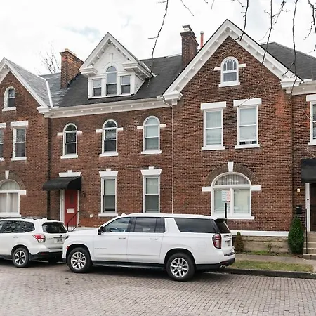 4 Bedroom Luxe Home In Brewery District